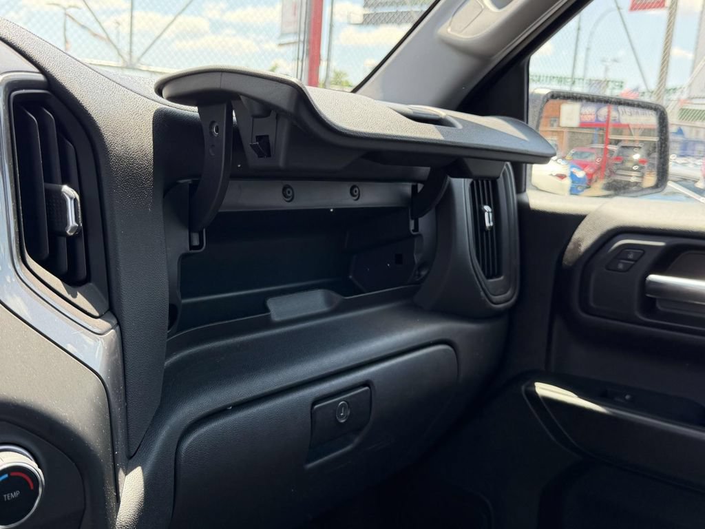 Used 2024 Chevrolet Silverado 1500 W/T w/ WT Value Package AWD/4WD image 34