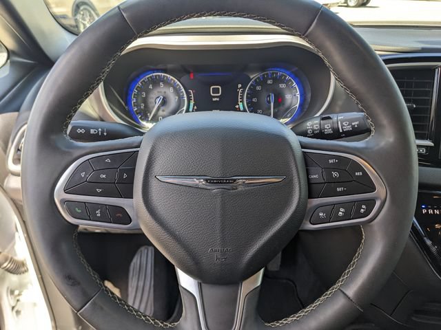 Used 2025 Chrysler Pacifica Select FWD image 34