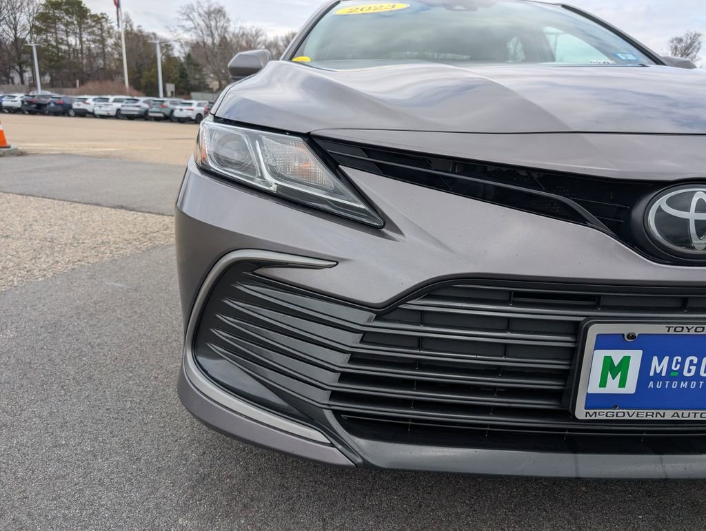 Used 2023 Toyota Camry LE AWD/4WD image 9