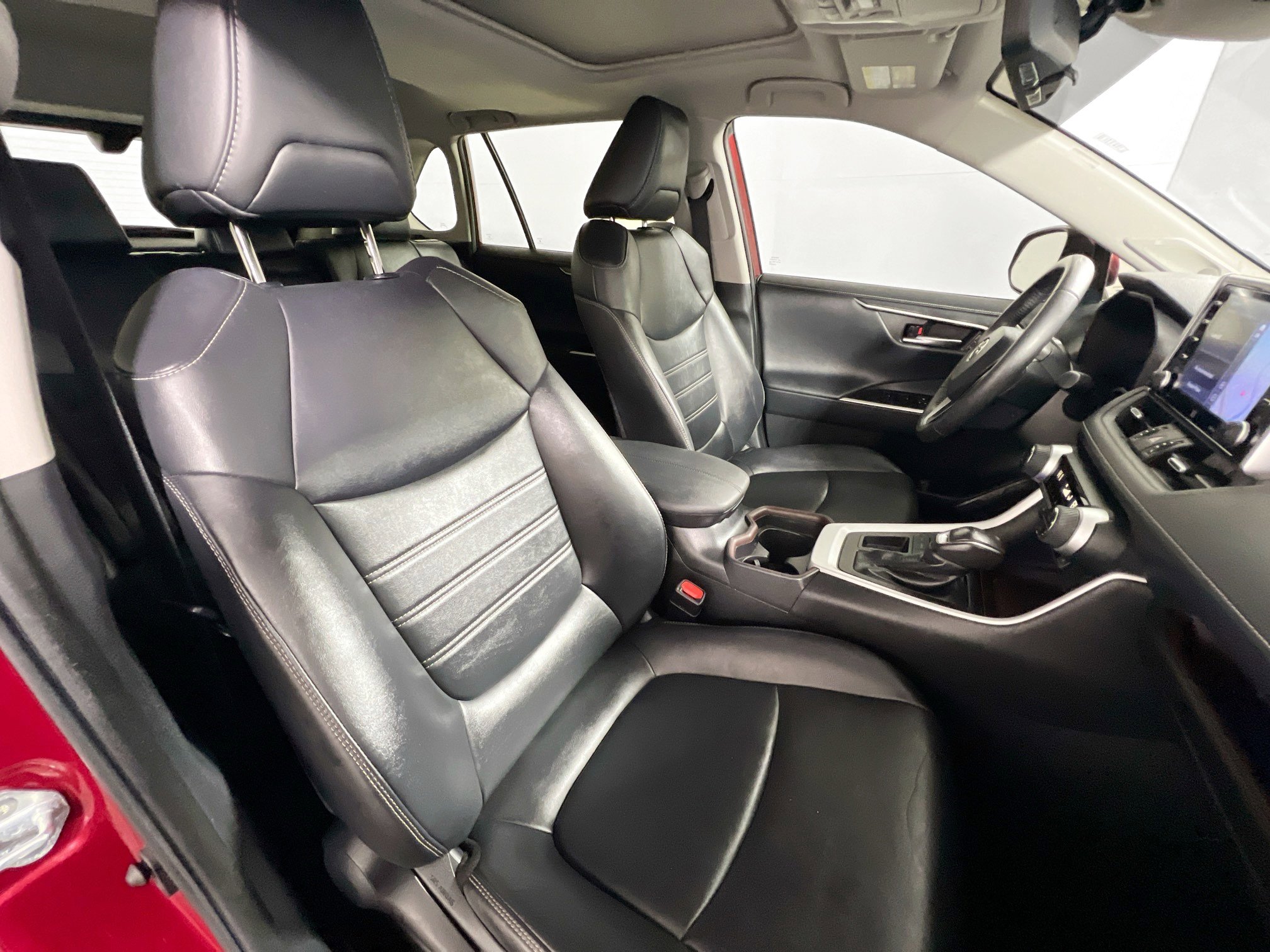 Used 2021 Toyota RAV4 Limited image 31