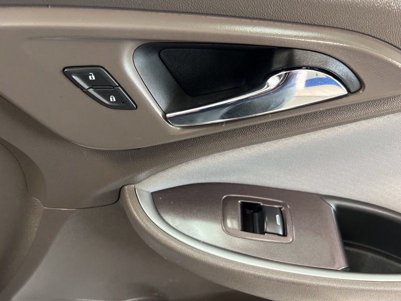 Used 2018 Chevrolet Malibu LS FWD image 14