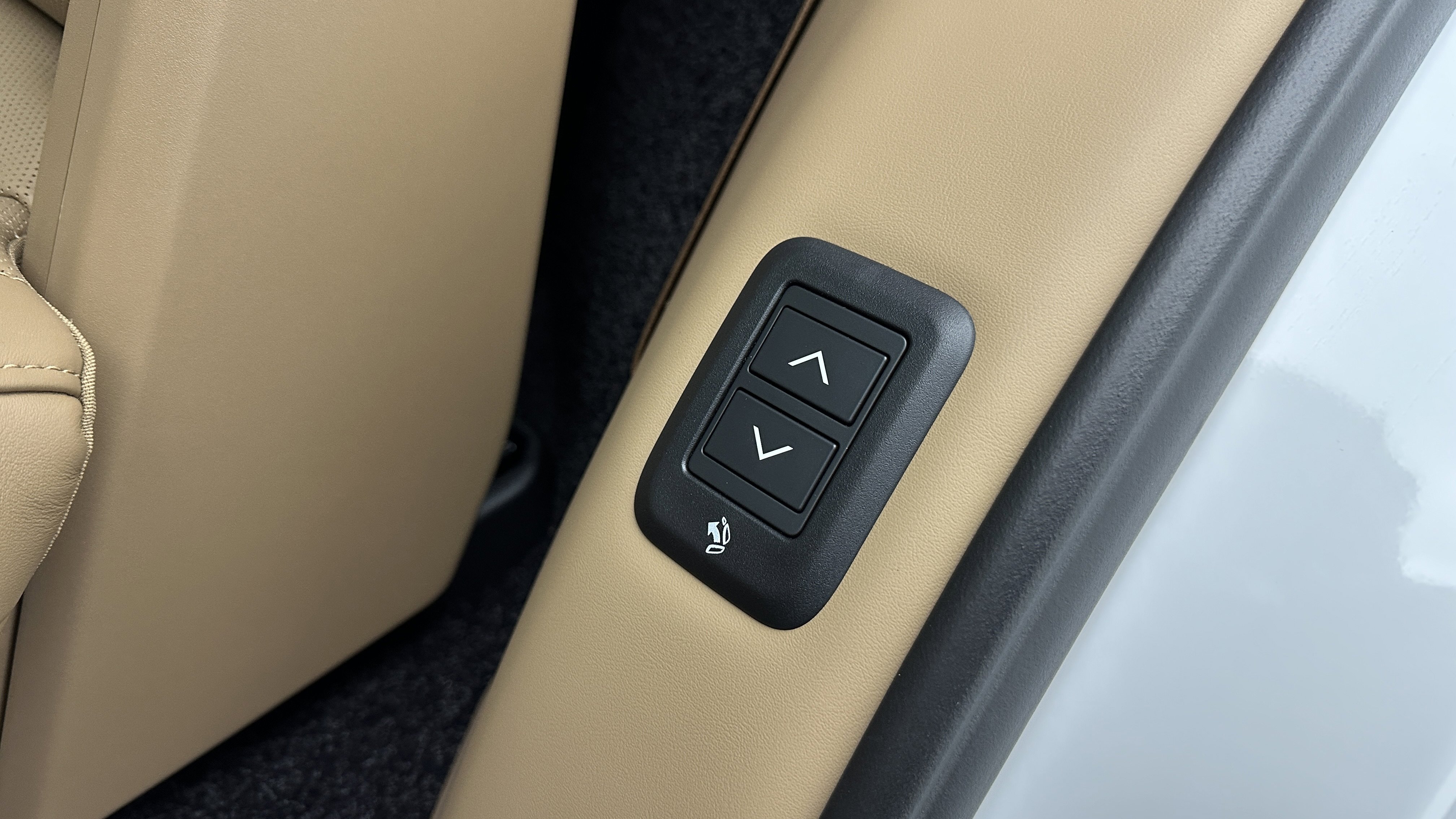 Used 2025 Land Rover Range Rover Long Wheelbase SE image 31