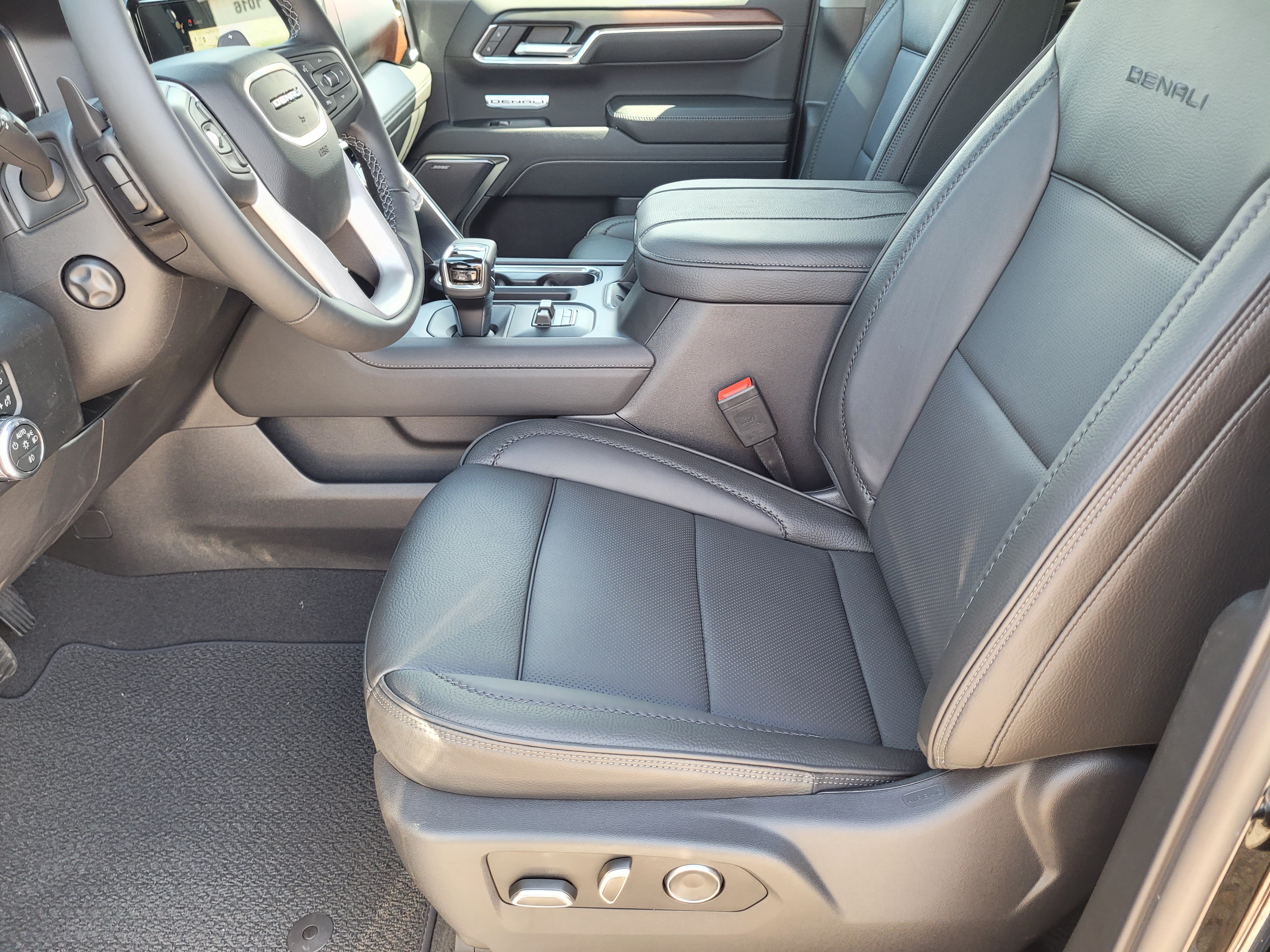 New 2026 GMC Sierra 1500 Denali w/ Denali Reserve Package AWD/4WD image 20