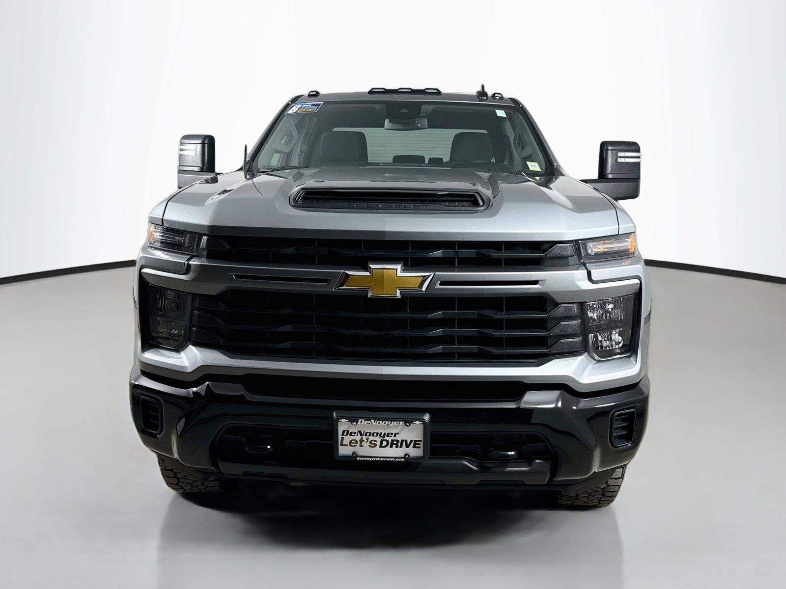 Used 2024 Chevrolet Silverado 2500 Custom w/ Custom Value Package AWD/4WD image 7
