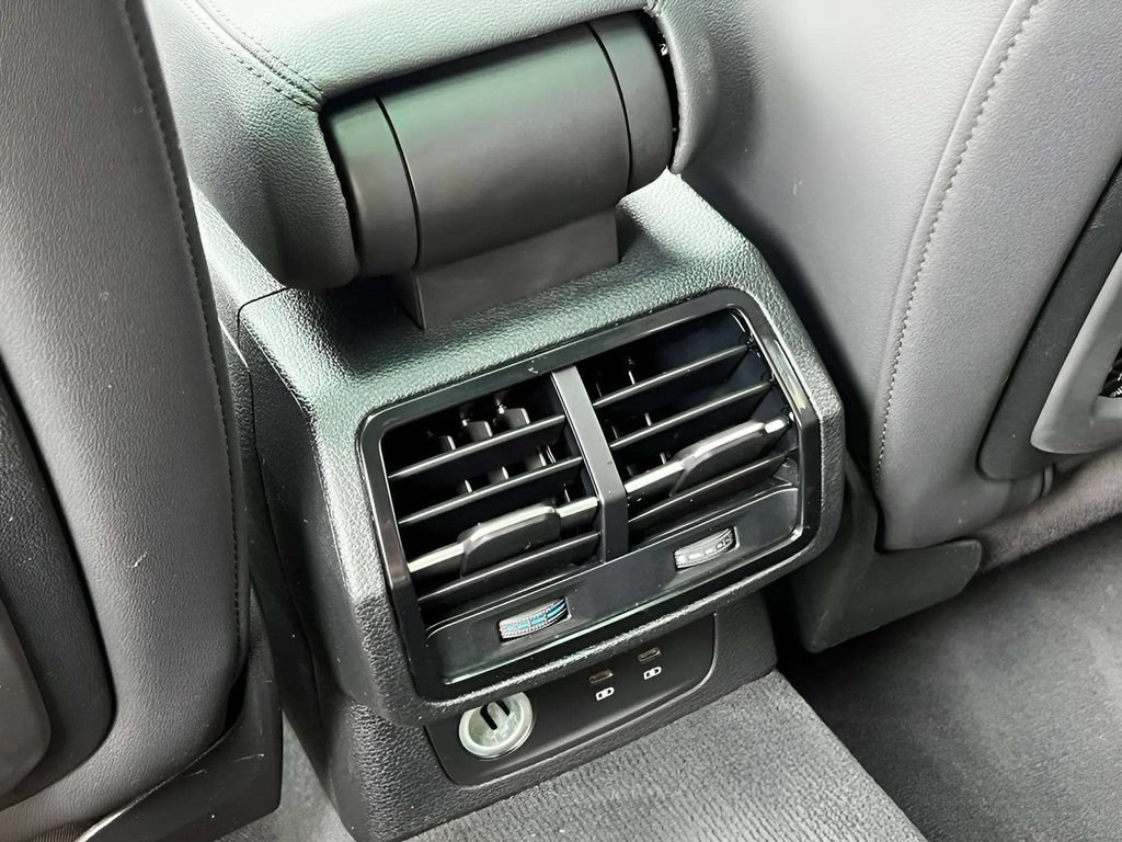 Used 2022 Audi Q3 2.0T Premium Plus w/ Premium Plus Package AWD/4WD image 10