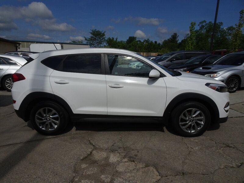 Used 2016 Hyundai Tucson SE w/ Option Group 02 AWD/4WD image 4
