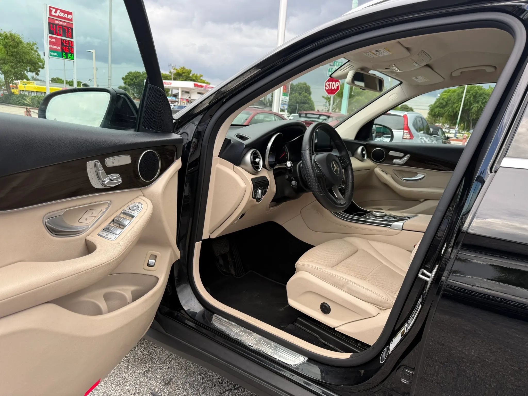 Used 2019 Mercedes-Benz GLC 300 image 9