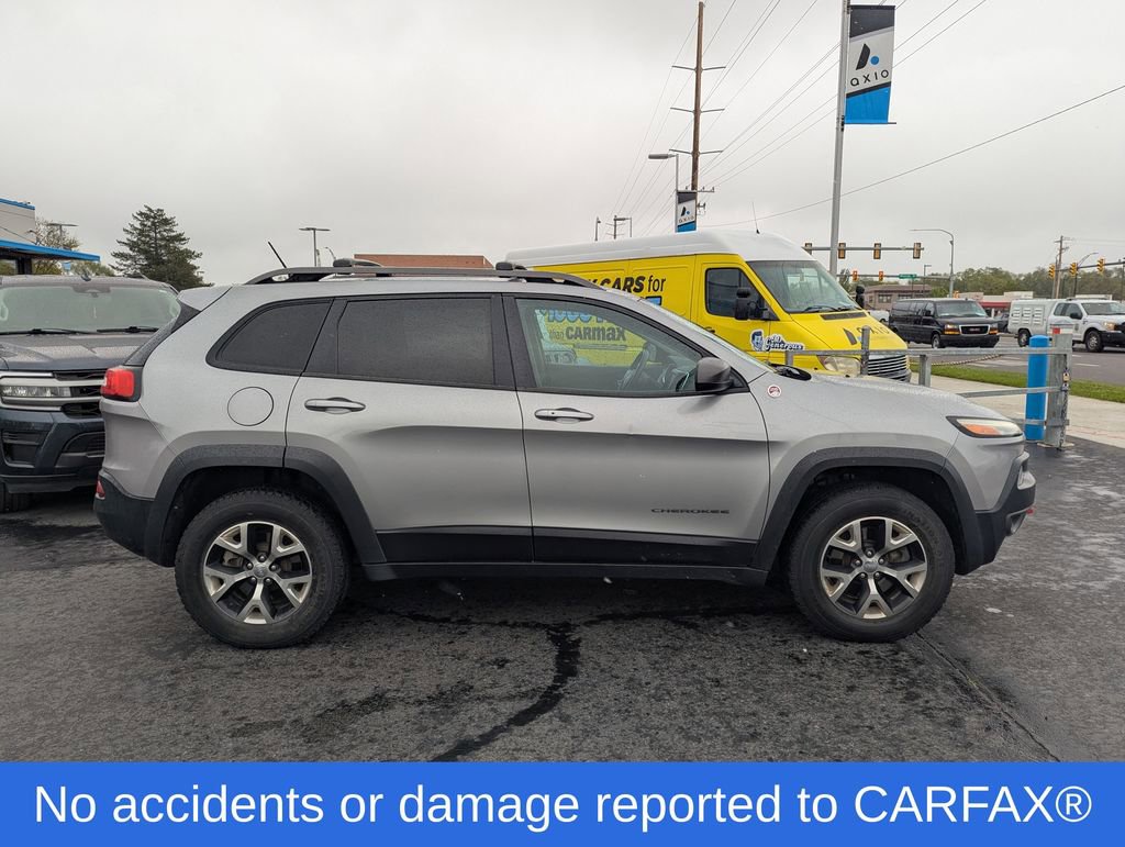 Used 2015 Jeep Cherokee Trailhawk w/ Comfort/Convenience Group AWD/4WD image 2