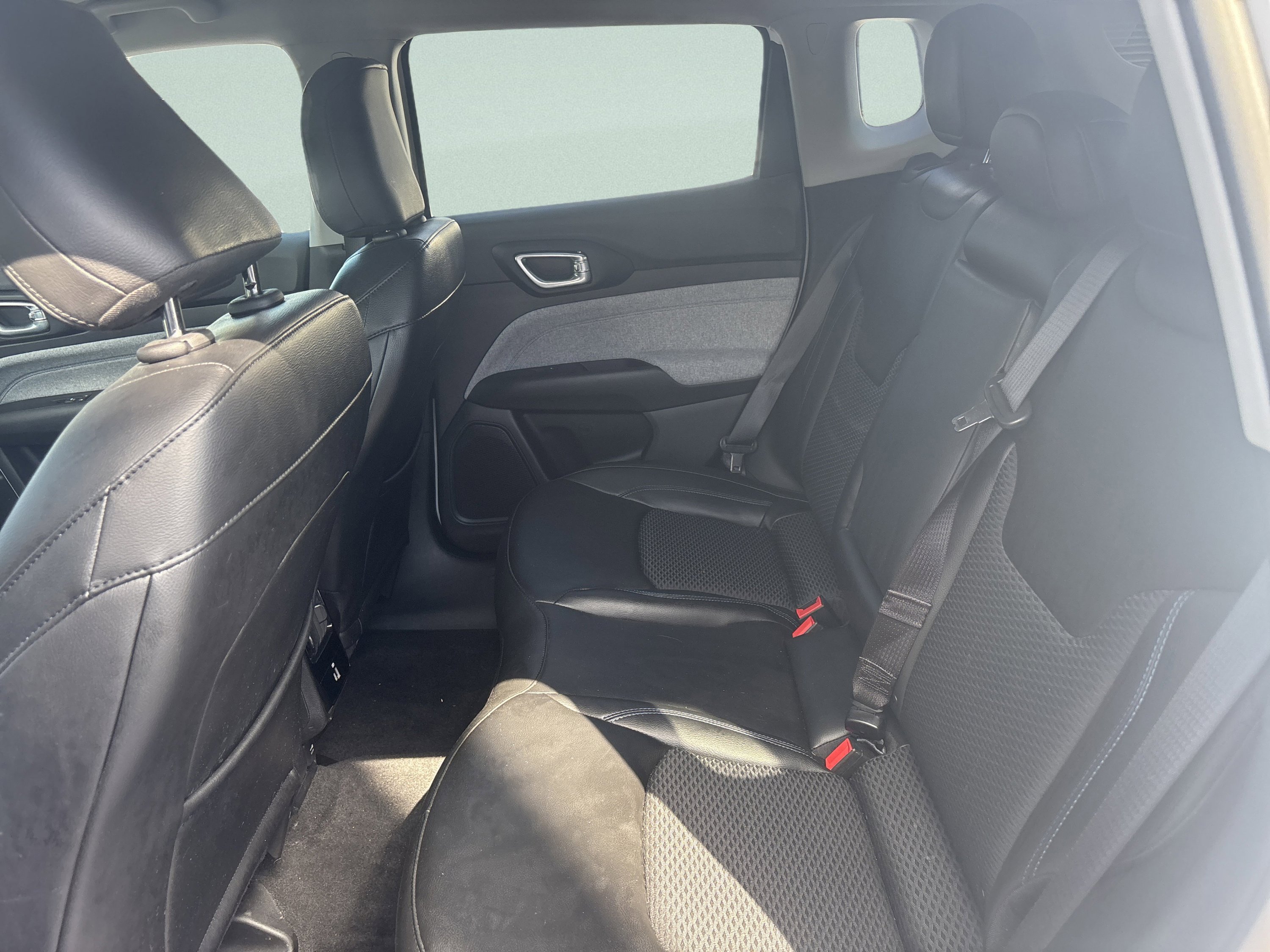 Used 2022 Jeep Compass Latitude w/ Convenience Group image 27