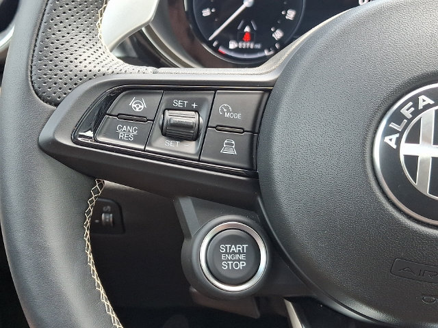 New 2026 Alfa Romeo Tonale w/ Active Assist Package AWD/4WD image 38