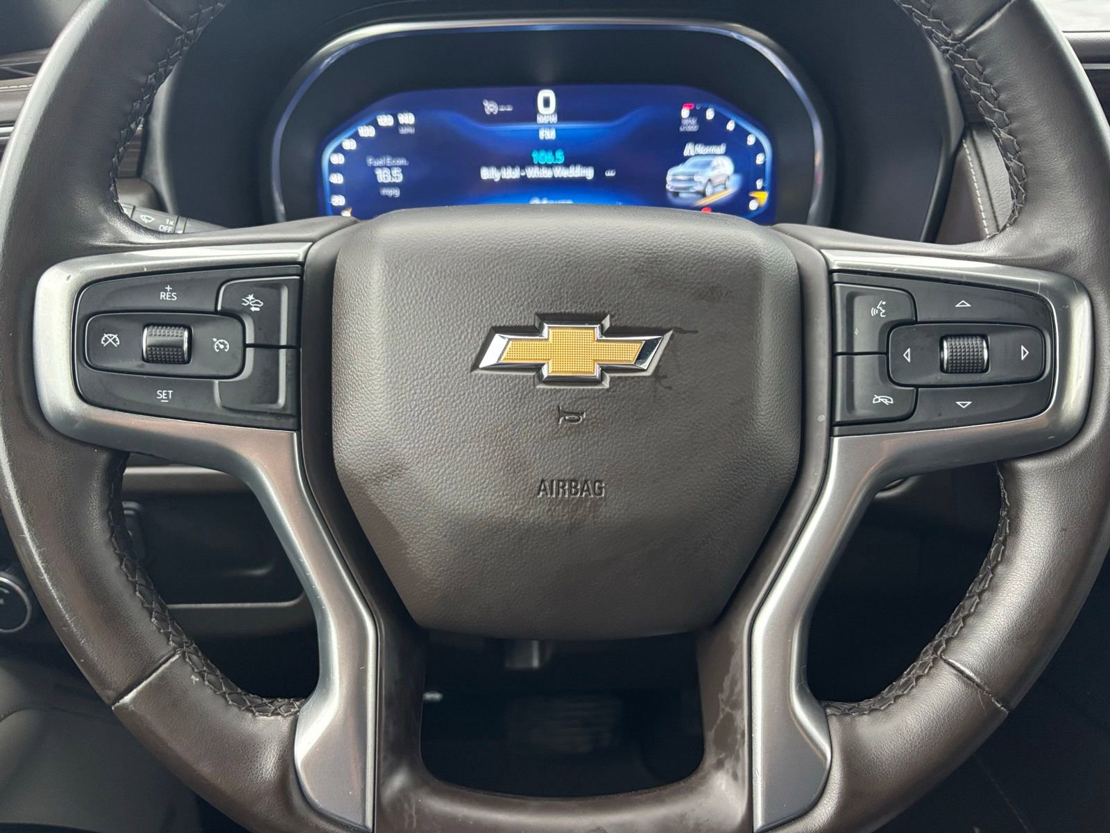 Used 2024 Chevrolet Suburban LT RWD image 21