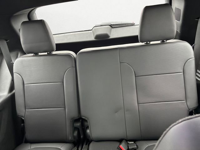 Used 2023 Chevrolet Traverse High Country image 25