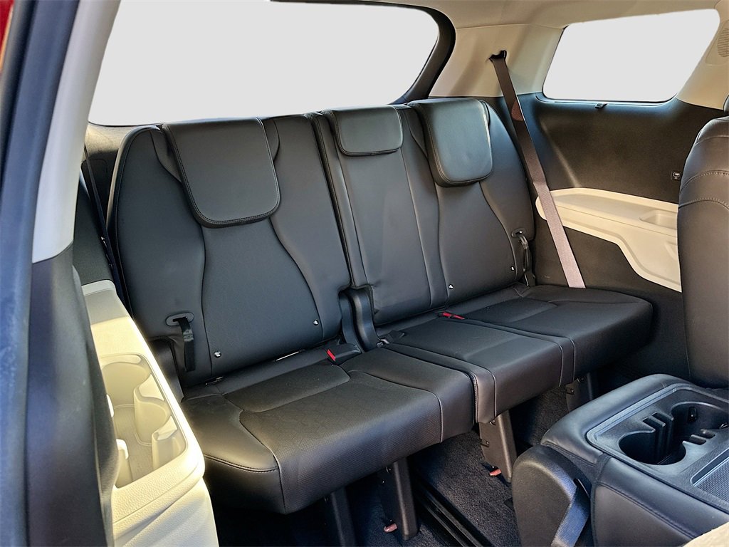 Used 2022 Kia Carnival EX image 28