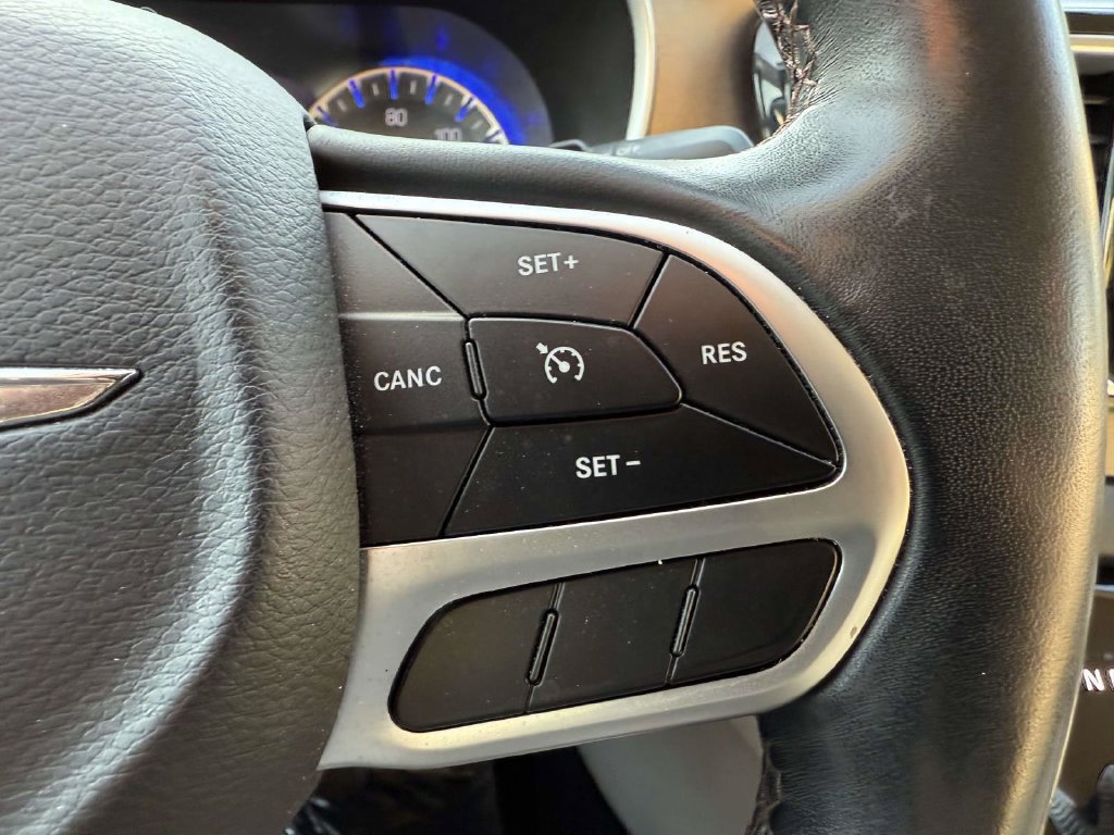 Used 2018 Chrysler Pacifica Touring-L Plus w/ Tire & Wheel Group FWD image 23
