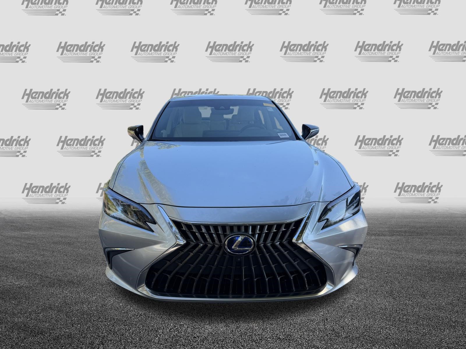 Used 2022 Lexus ES 300h Ultra Luxury FWD image 3