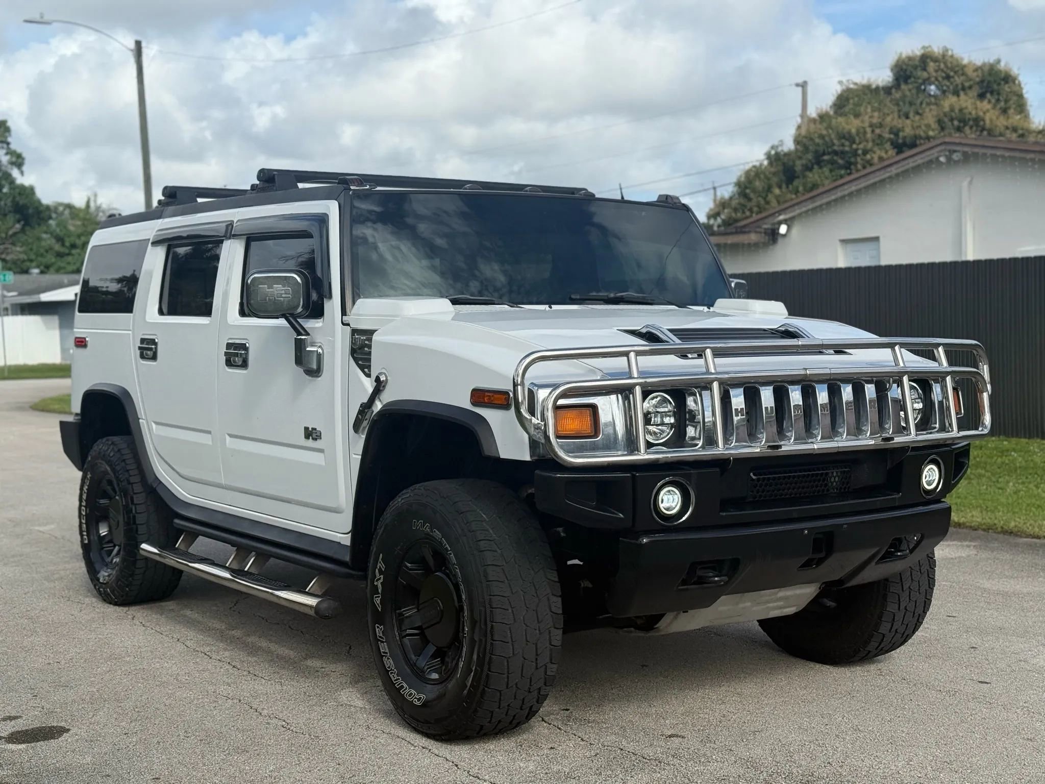 Used 2003 HUMMER H2 w/ Preferred Equipment Group image 1