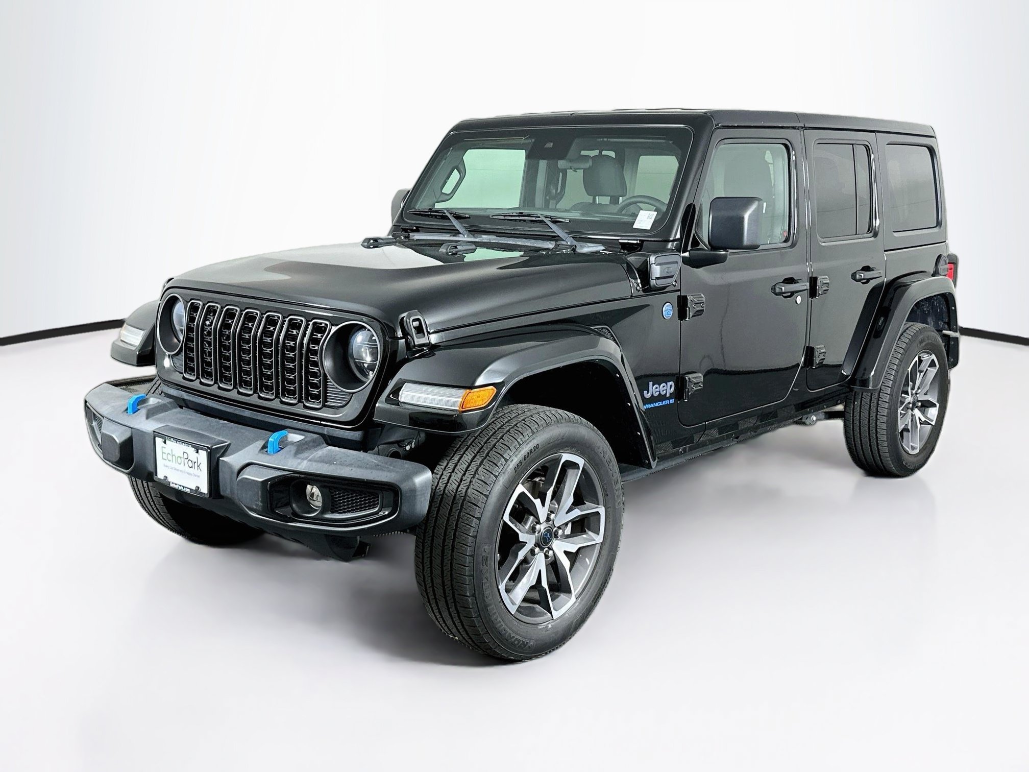 Used 2024 Jeep Wrangler Unlimited w/ LED Headlamp & Fog Lamp Group AWD/4WD image 3