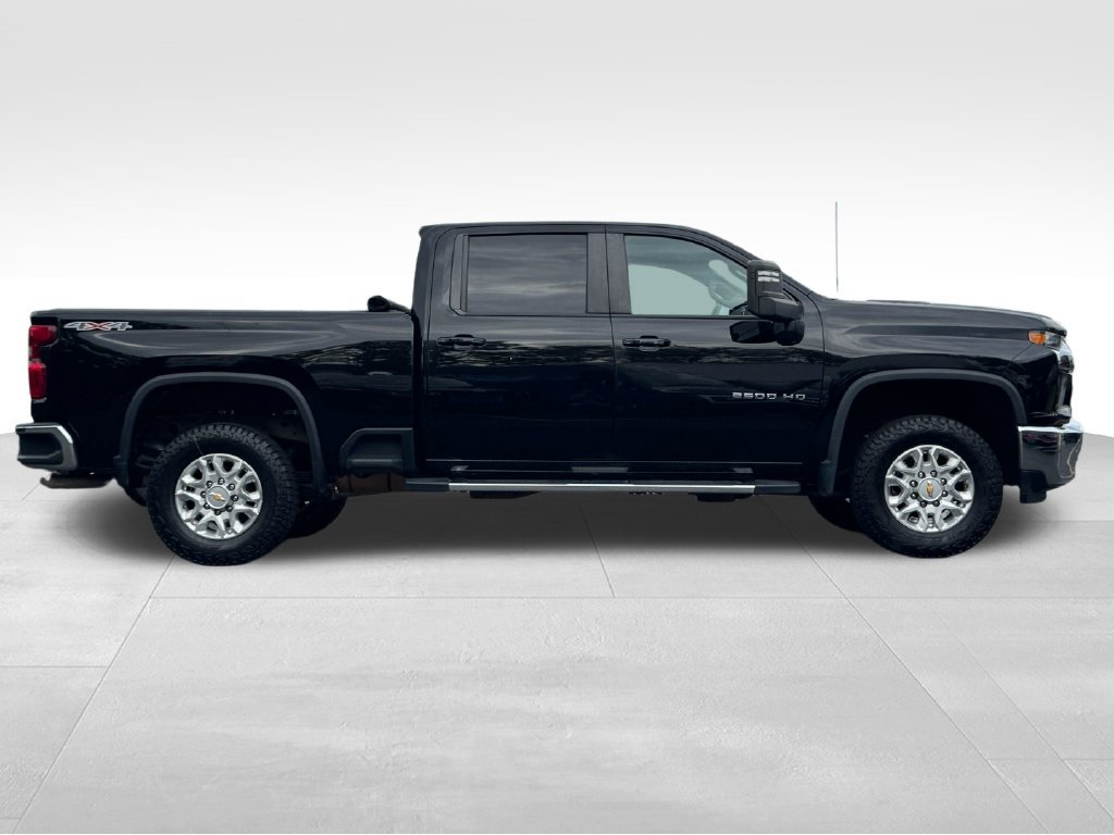 Used 2022 Chevrolet Silverado 2500 LT AWD/4WD image 9