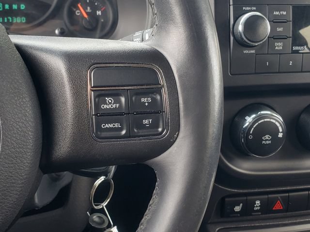 Used 2013 Jeep Compass Latitude FWD image 15