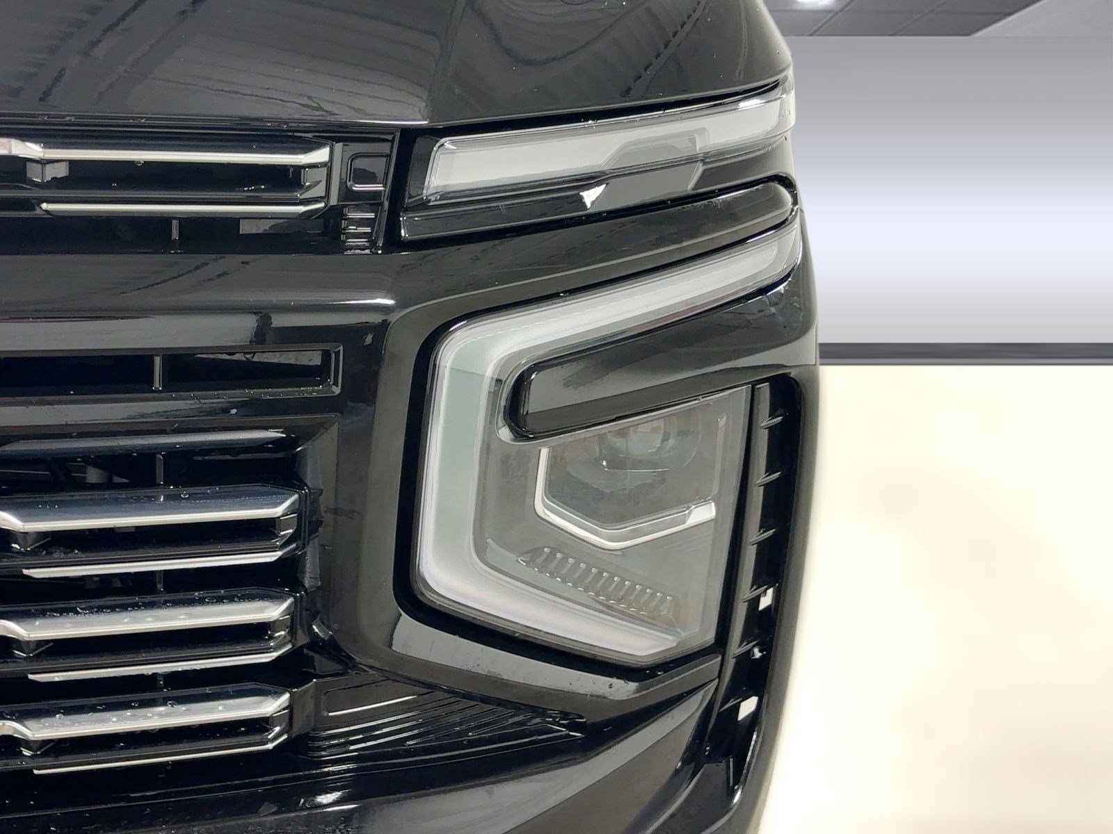 Certified 2025 Chevrolet Suburban High Country image 9