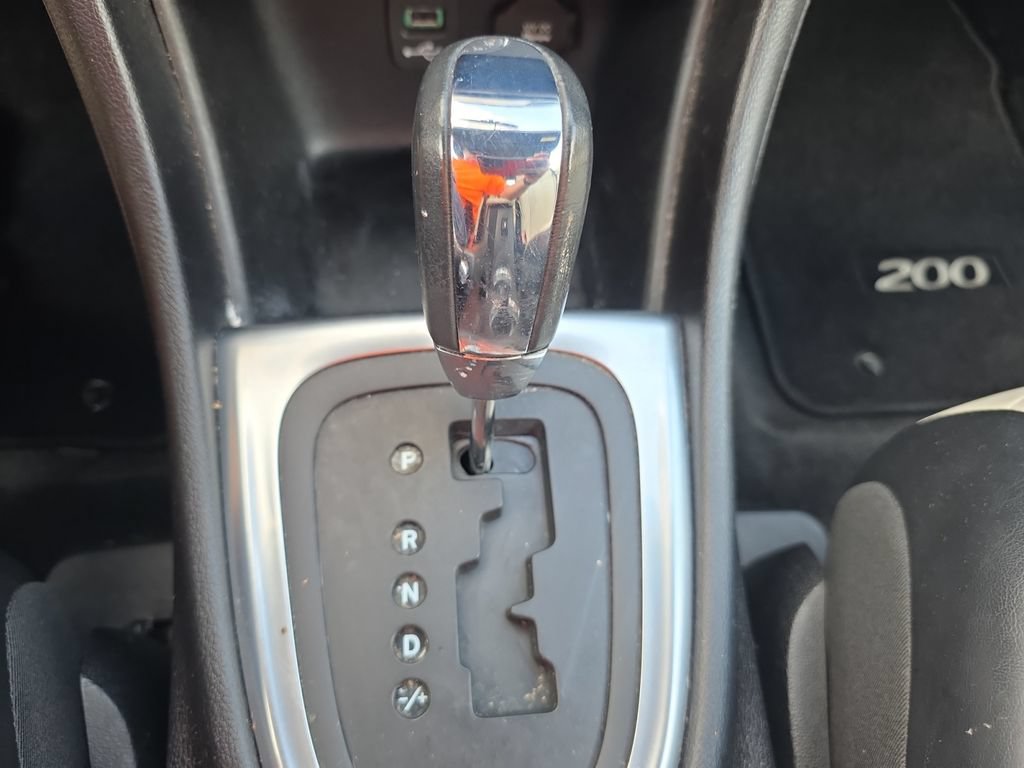 Used 2012 Chrysler 200 Limited FWD image 20