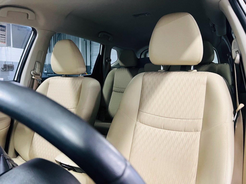 Used 2020 Nissan Rogue SV AWD/4WD image 3