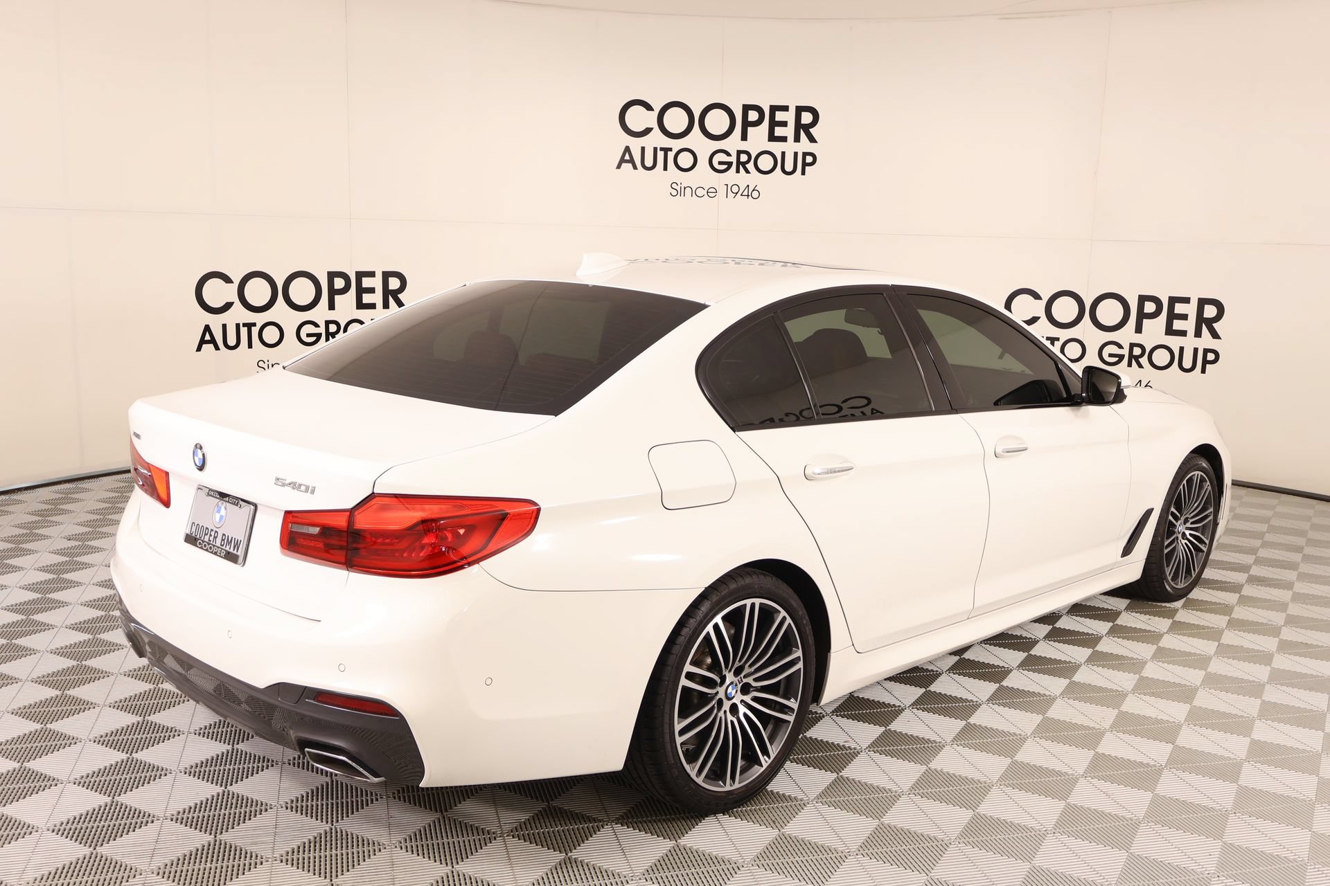 Used 2018 BMW 540i xDrive AWD/4WD image 22