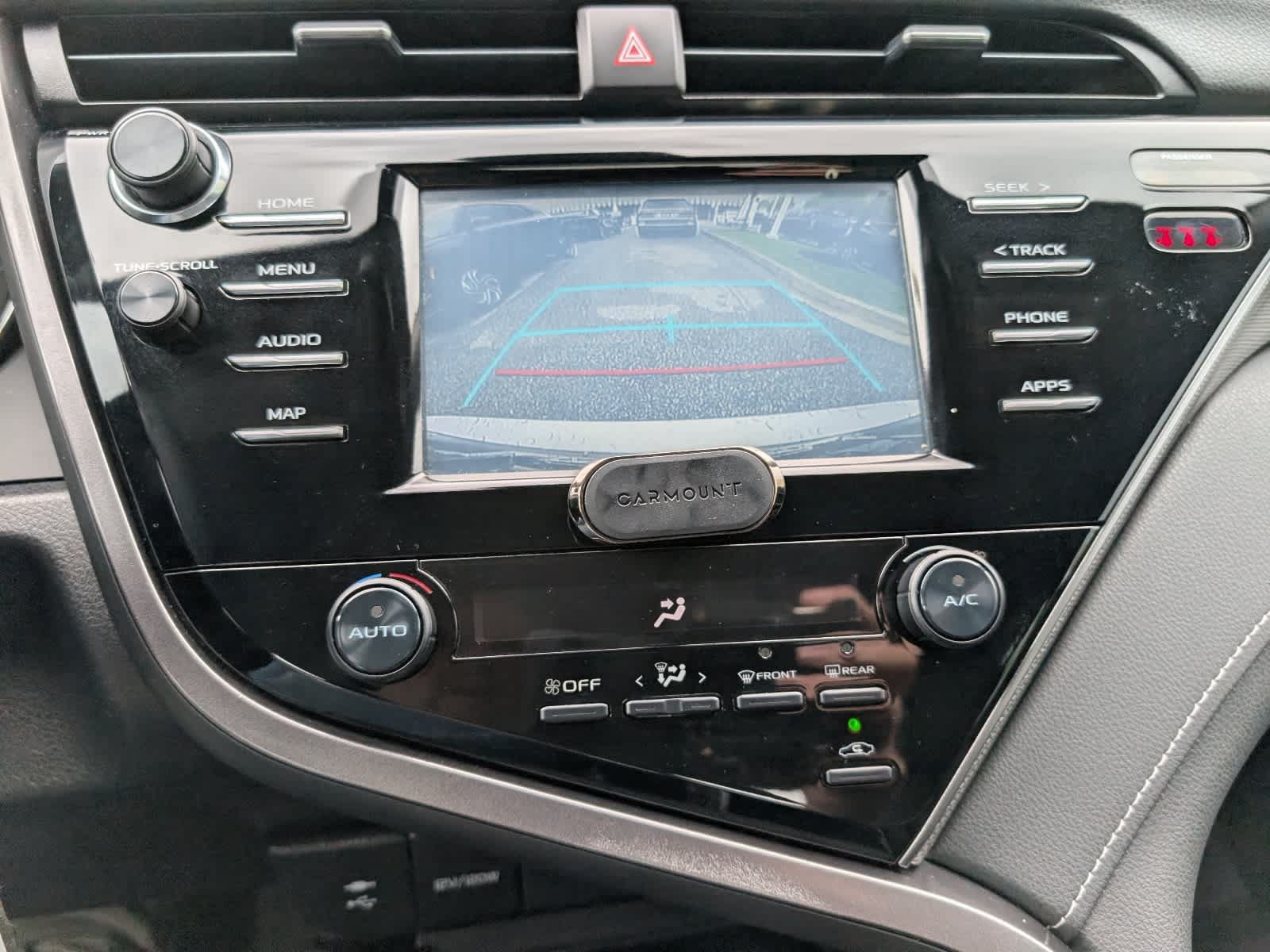 Used 2019 Toyota Camry SE w/ Carpet Mat Package FWD image 24