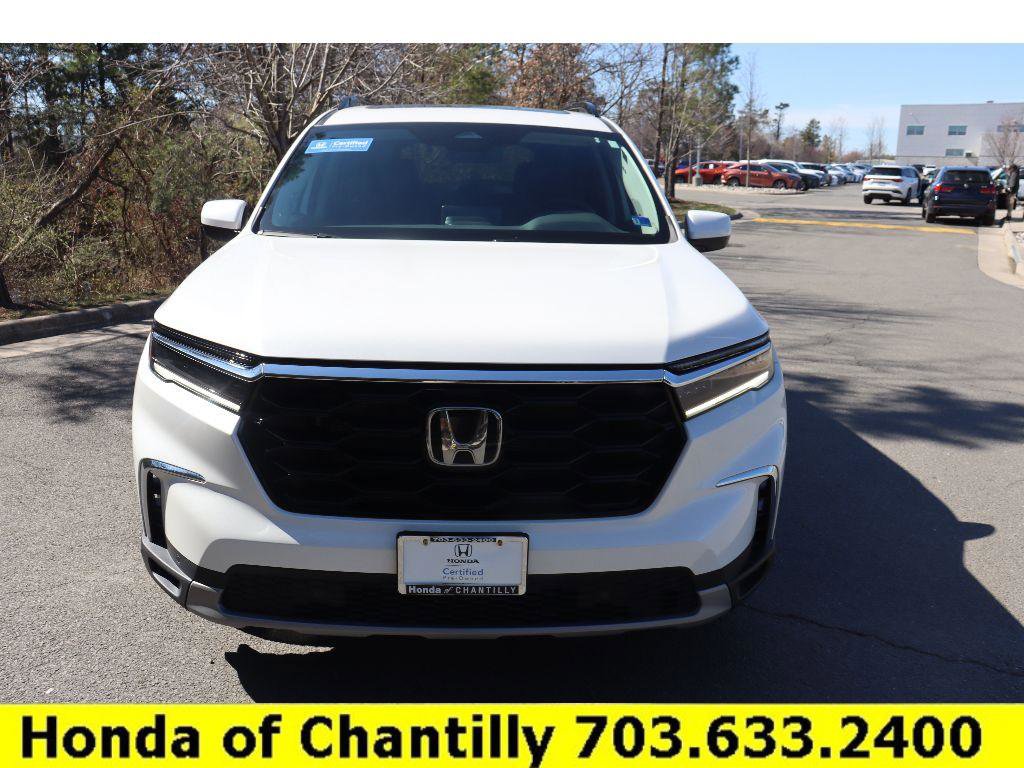 Certified 2023 Honda Pilot Touring image 2