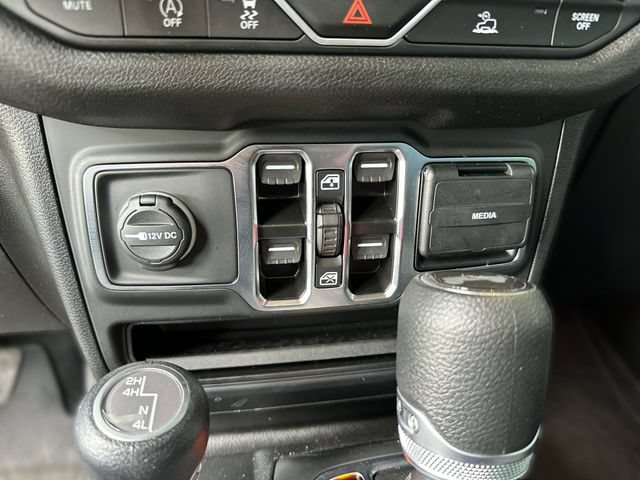 Used 2024 Jeep Wrangler Unlimited Sport AWD/4WD image 14