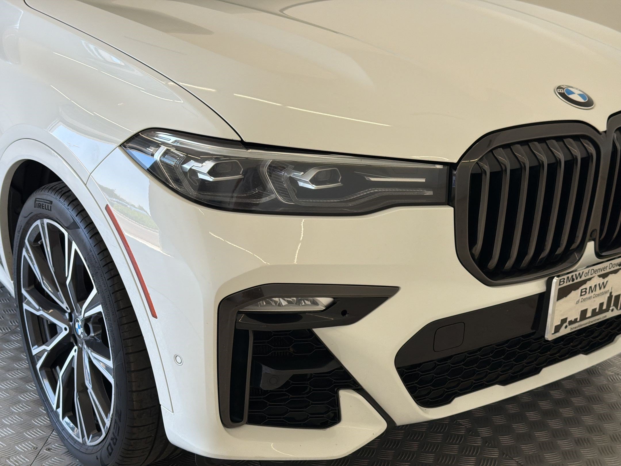 Used 2021 BMW X7 xDrive40i w/ M Sport Package AWD/4WD image 12