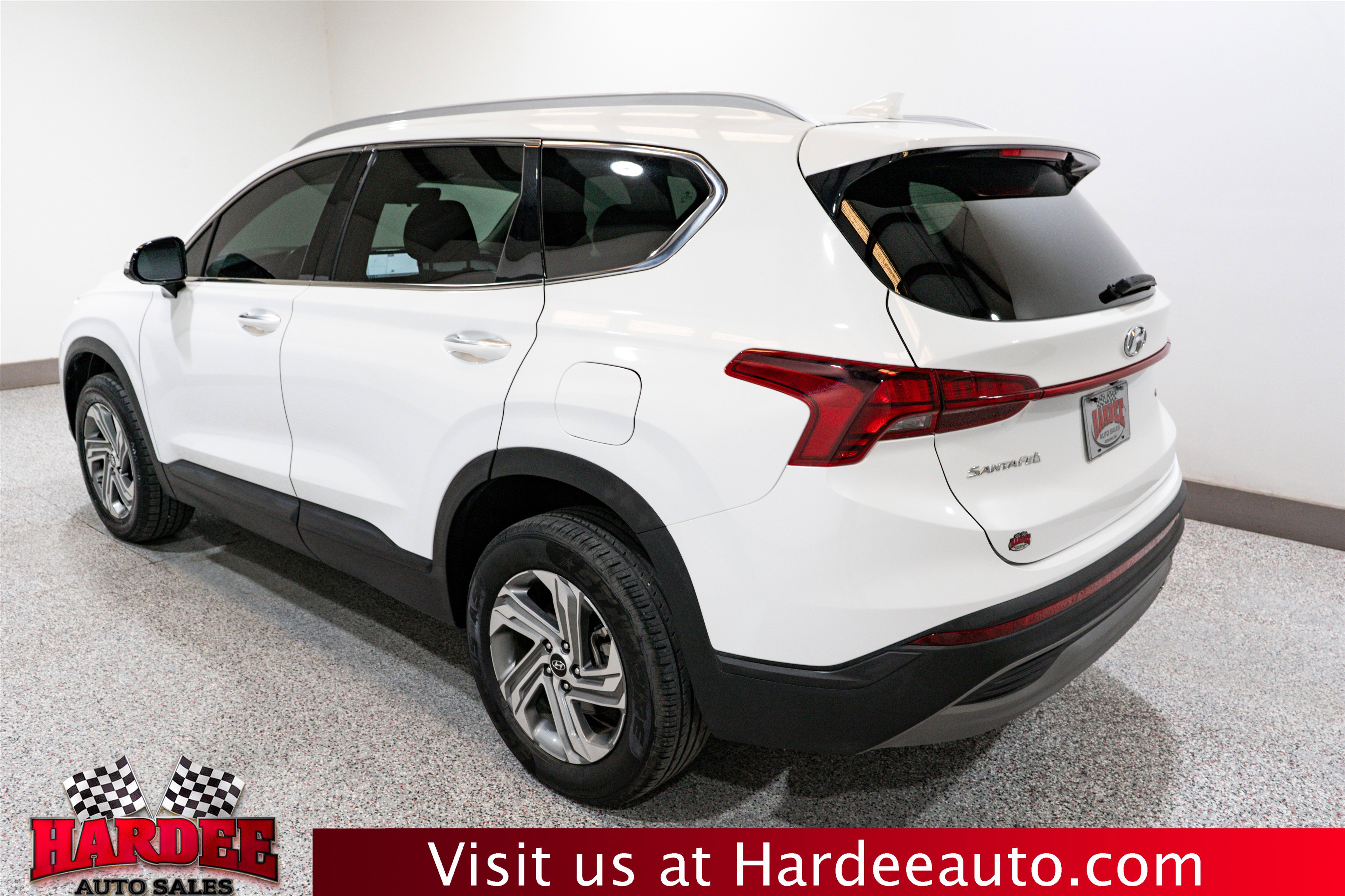 Used 2023 Hyundai Santa Fe SEL image 3