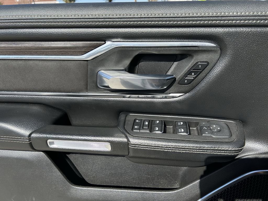 Used 2025 RAM 1500 Laramie AWD/4WD image 26