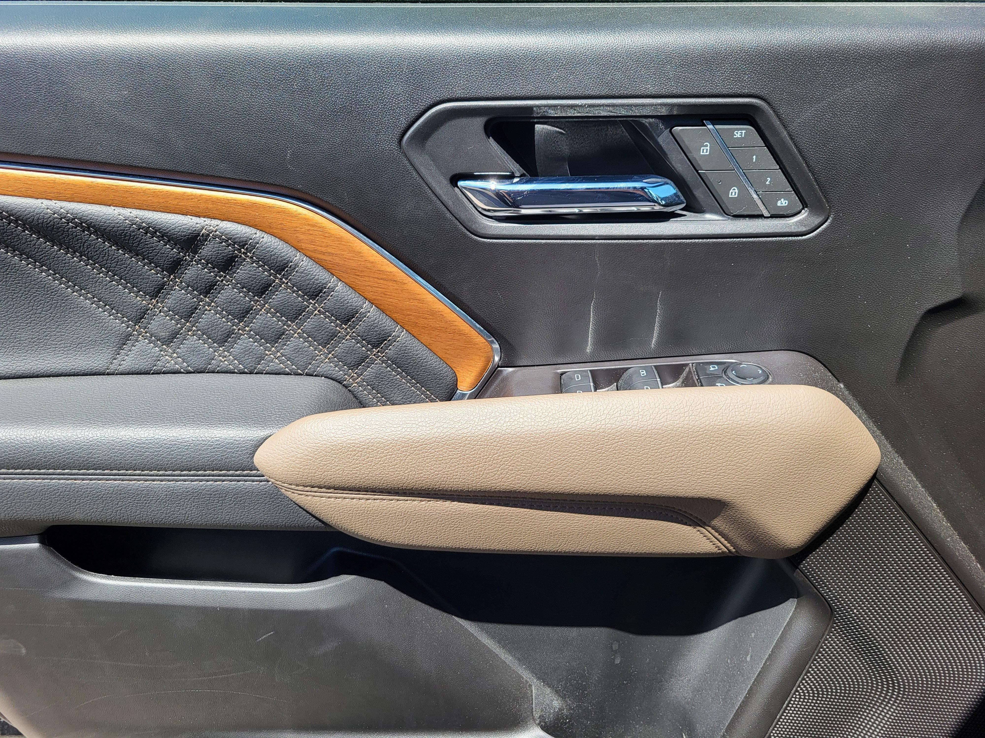Certified 2025 GMC Canyon Denali AWD/4WD image 20