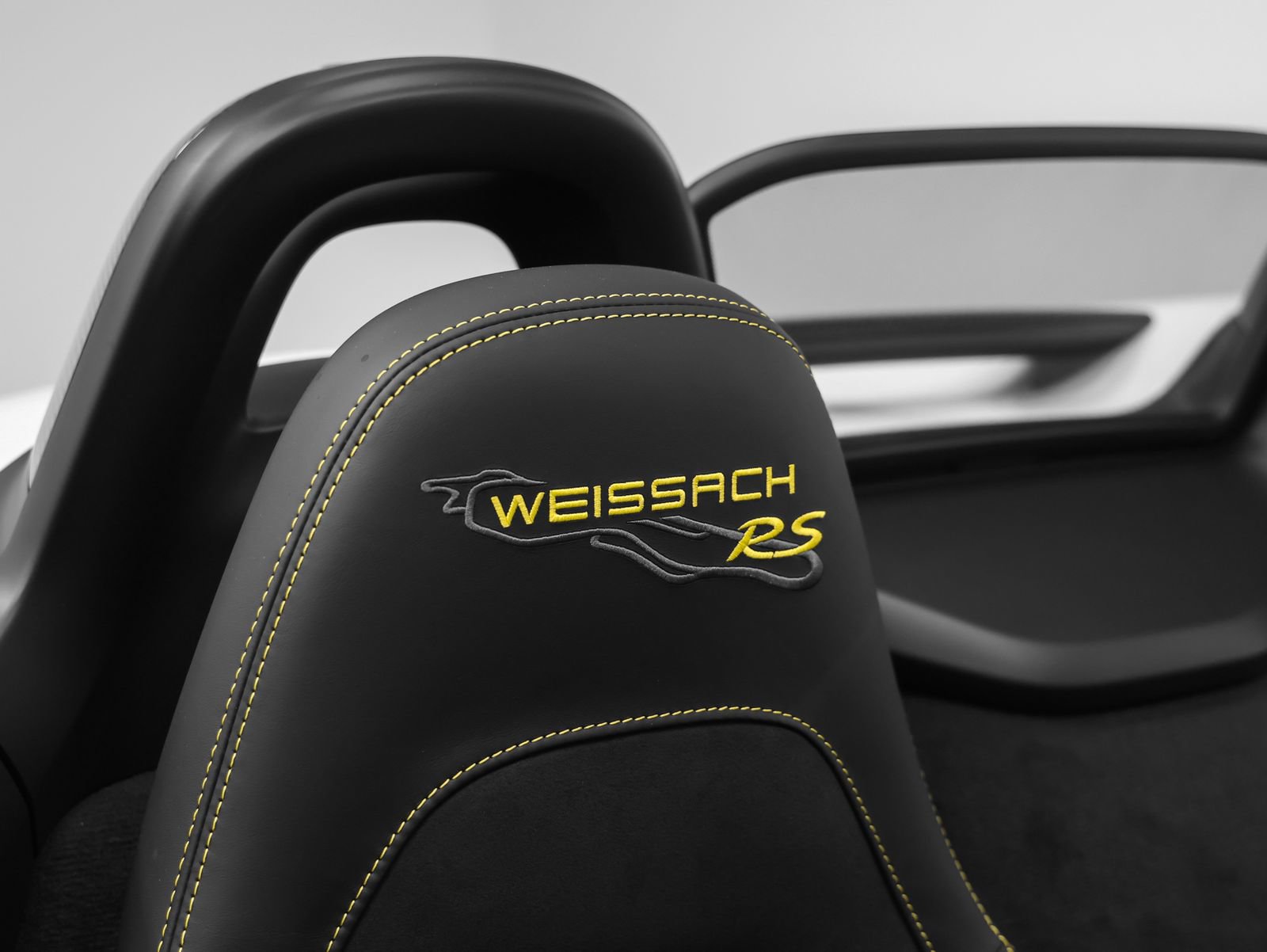 Certified 2025 Porsche 718 Boxster Spyder RS RWD image 41