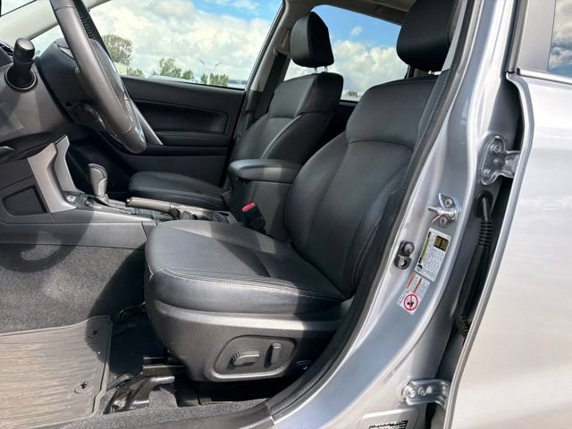 Used 2016 Subaru Forester 2.5i Touring w/ Eyesight & Navigation System AWD/4WD image 12