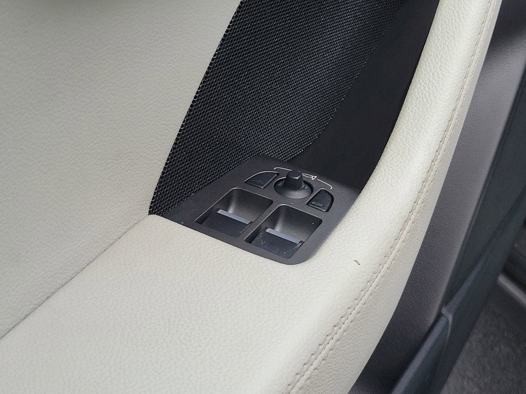 Used 2017 Jaguar F-TYPE Convertible image 13