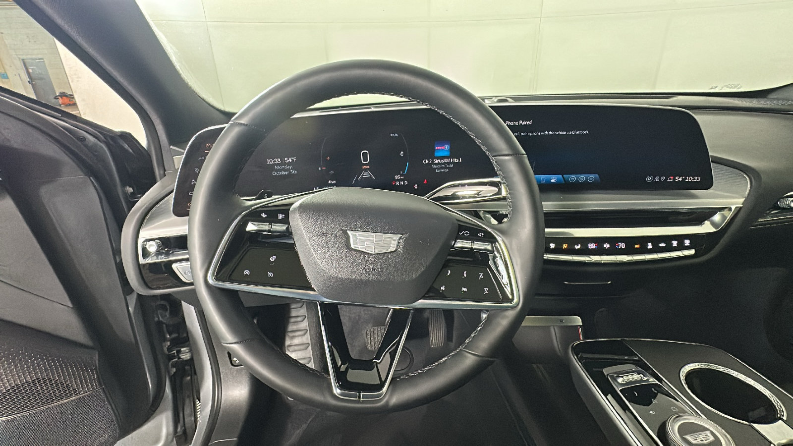 Used 2024 Cadillac Lyriq Luxury AWD/4WD image 17