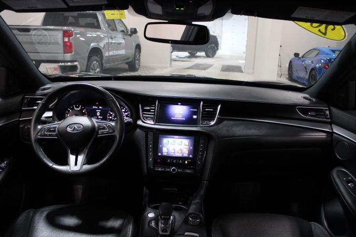 Used 2022 INFINITI QX50 Luxe w/ Appearance Package image 2