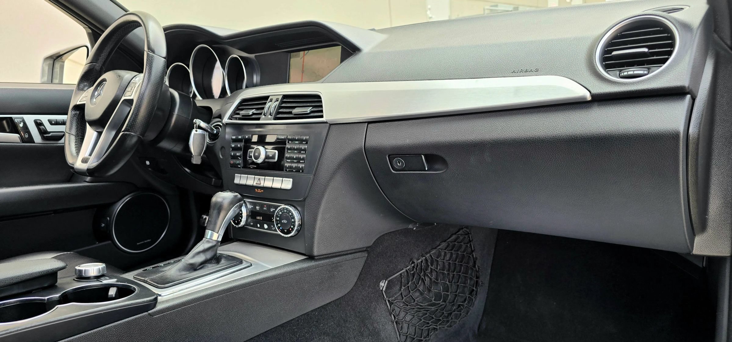 Used 2013 Mercedes-Benz C 250 Sedan image 24