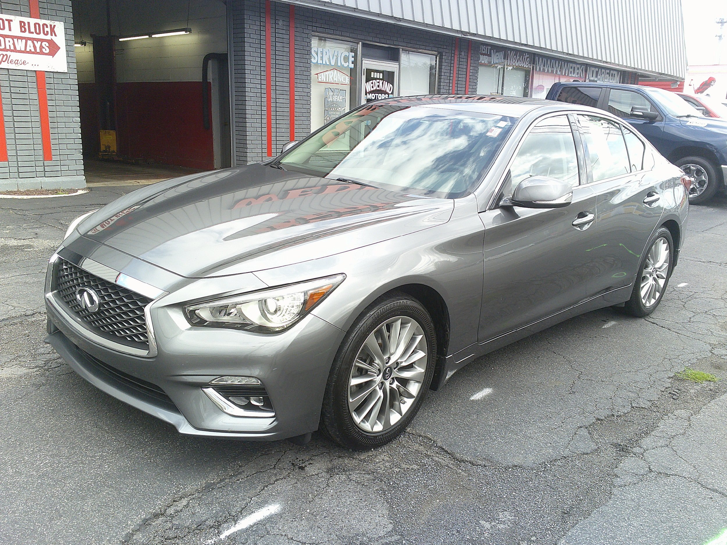 Used 2019 INFINITI Q50 Luxe w/ Essential Package (3.0T Luxe) AWD/4WD image 2