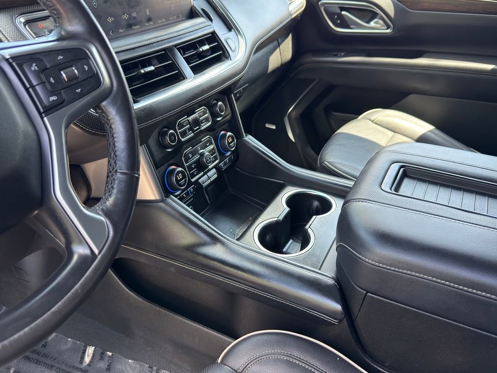 Used 2023 Chevrolet Suburban Premier RWD image 15