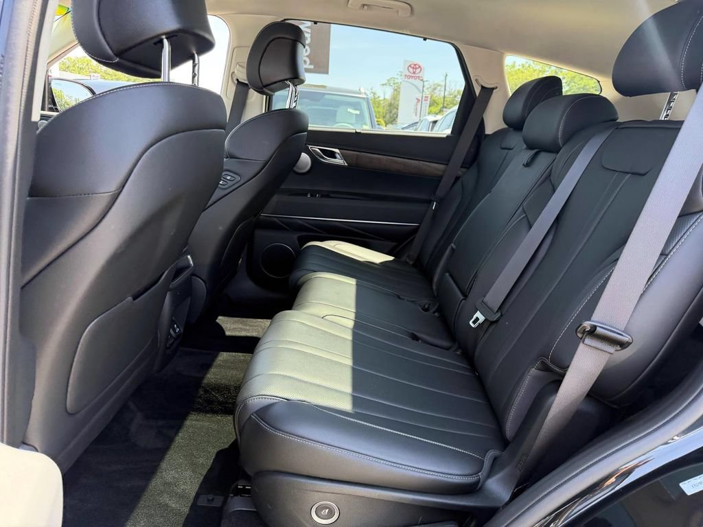 Certified 2025 Genesis GV80 2.5T Advanced AWD/4WD image 13