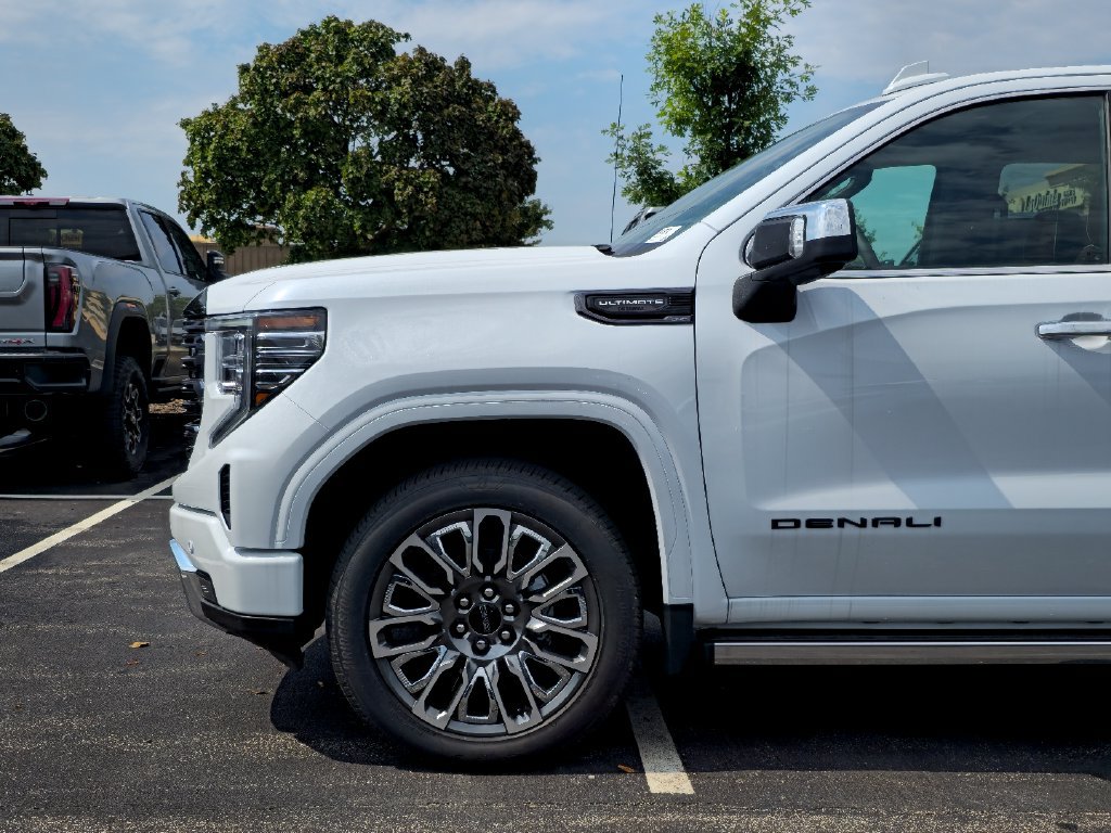 New 2026 GMC Sierra 1500 Denali Ultimate w/ LPO, Black Badging Package AWD/4WD image 35