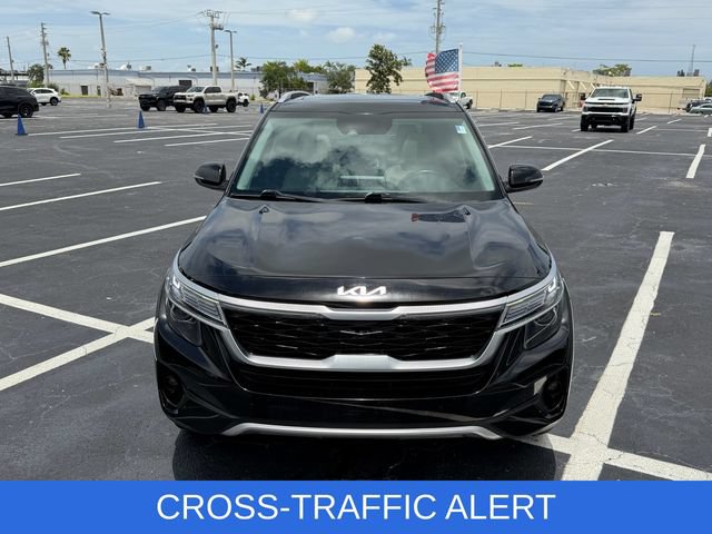 Used 2023 Kia Seltos EX AWD/4WD image 2