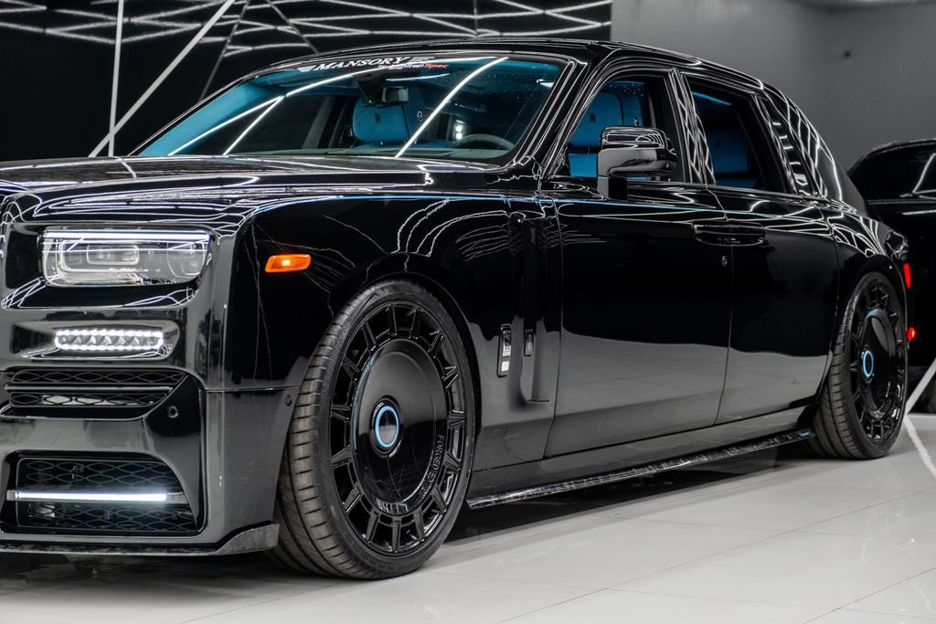 Used 2025 Rolls-Royce Phantom Sedan image 4