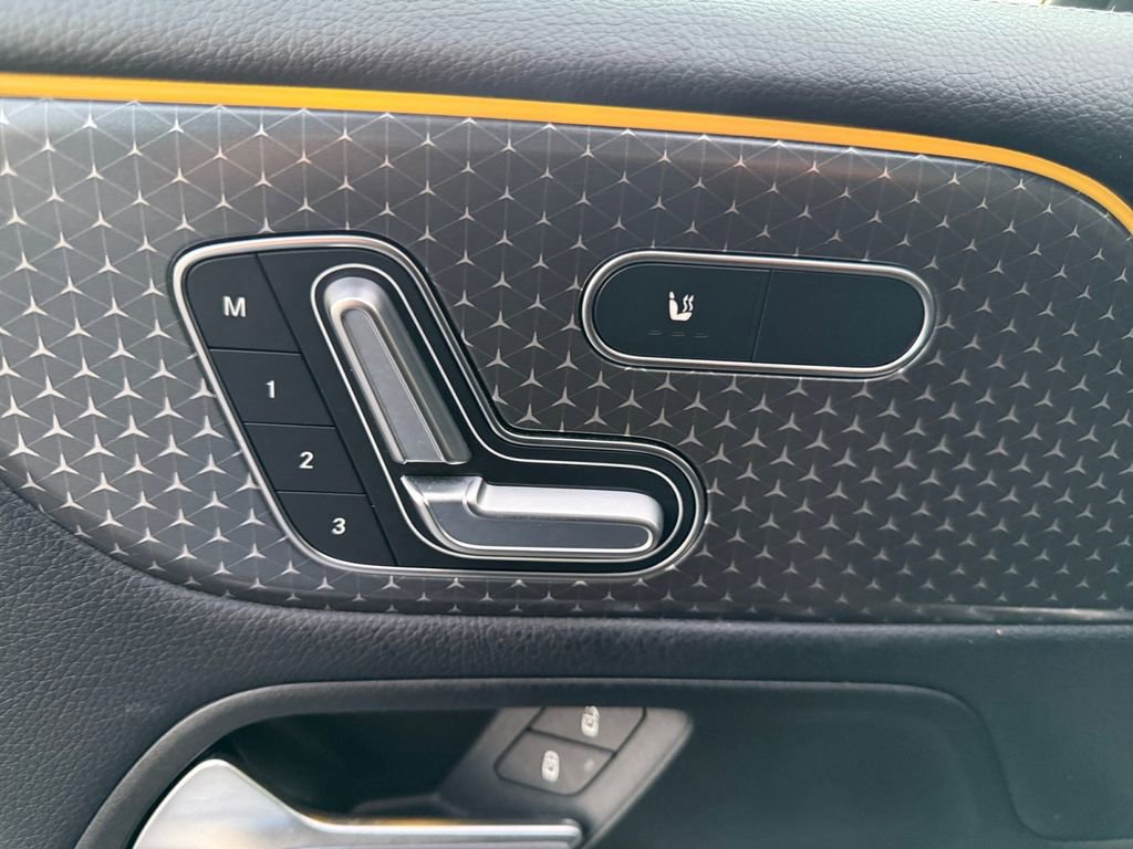 Used 2024 Mercedes-Benz GLB 250 image 10