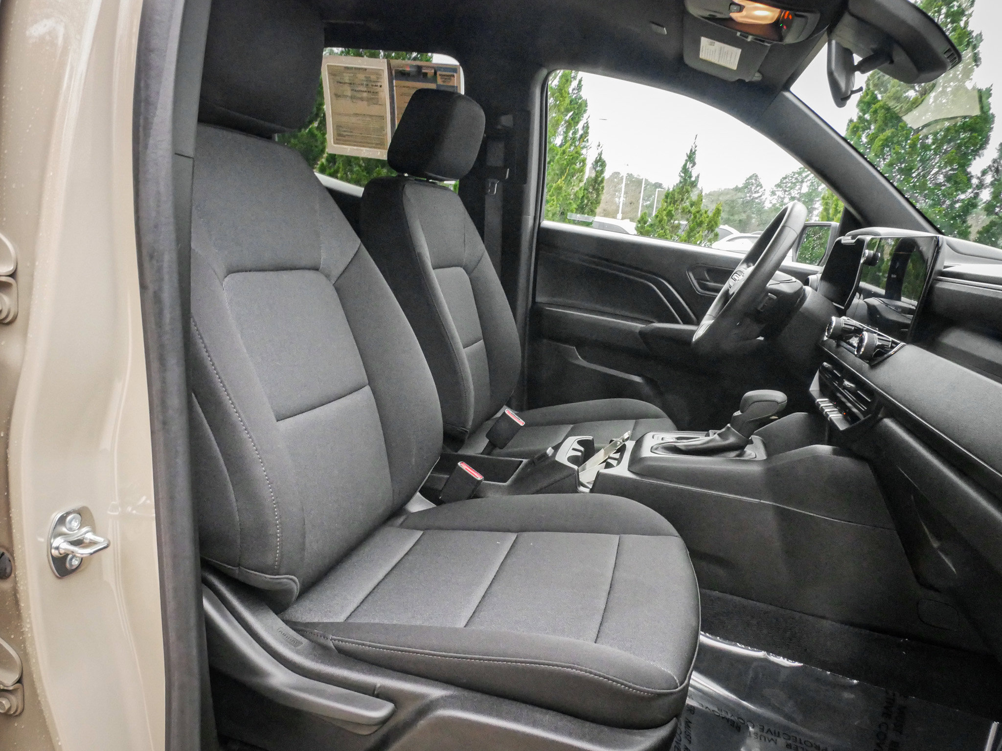 Used 2024 Chevrolet Colorado W/T RWD image 32