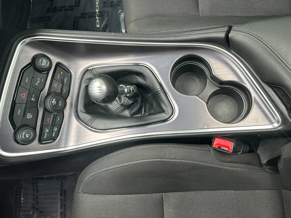 Used 2016 Dodge Challenger R/T RWD image 19