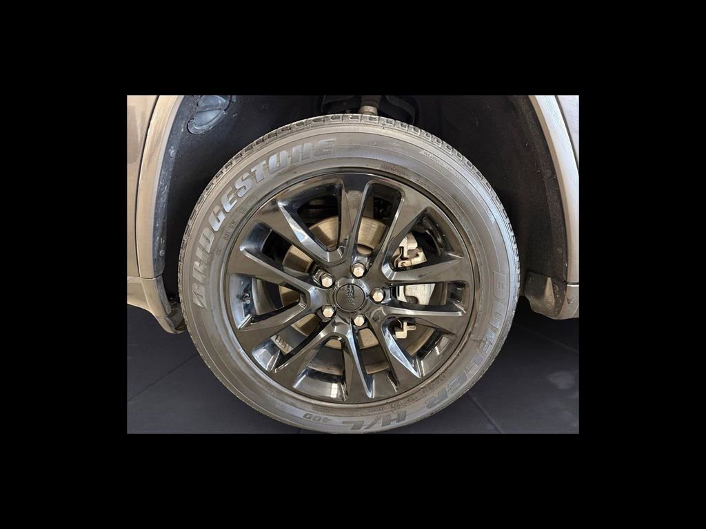 Used 2021 Jeep Grand Cherokee Laredo X AWD/4WD image 10